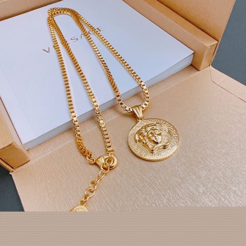 VERSACE